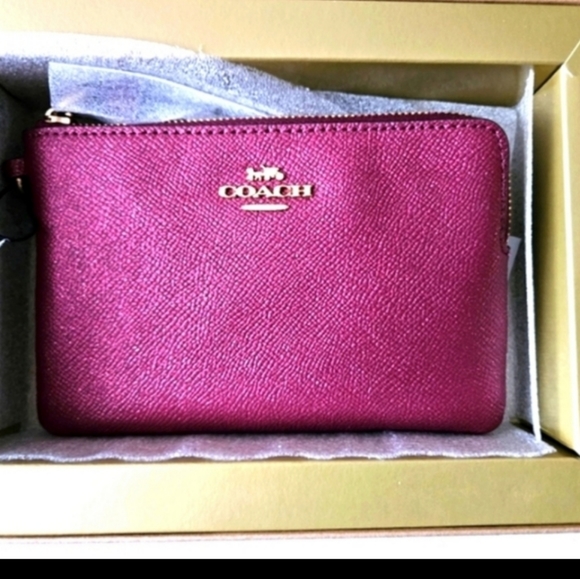 Boxed Corner Zip Wristlet - Picture 5 of 5